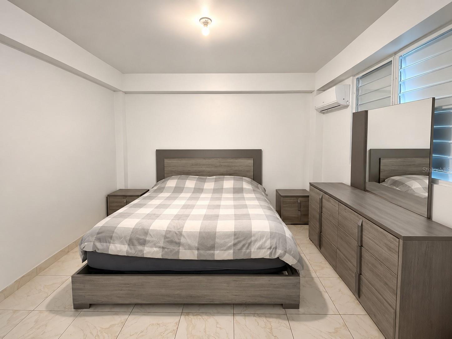LAS CALDERONAS COMMUNITY - Residential Income
