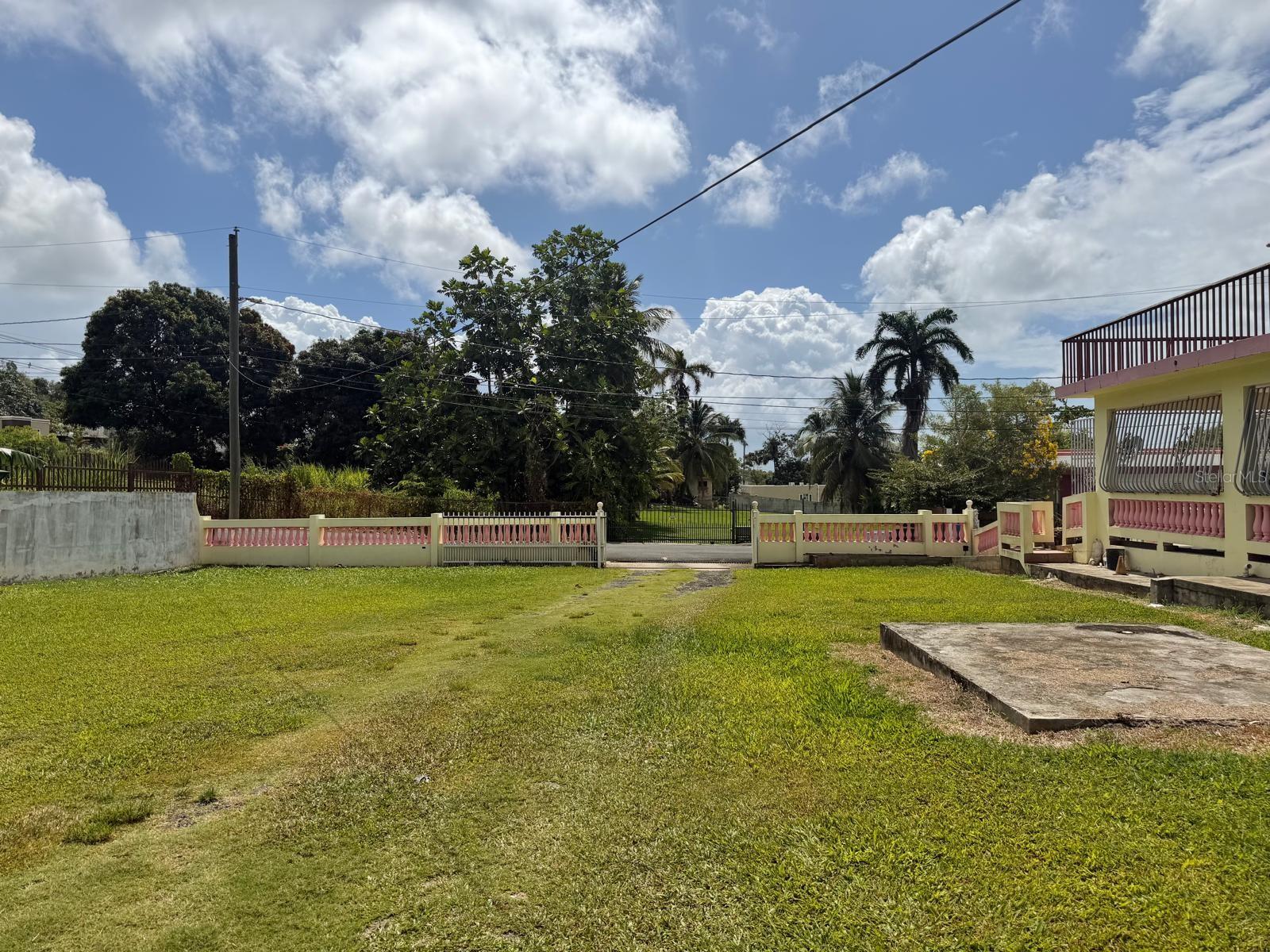 LAS CALDERONAS COMMUNITY - Residential Income