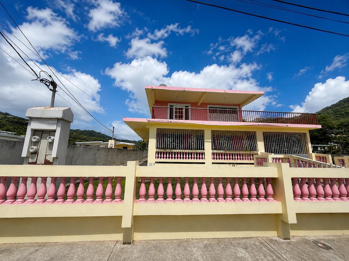 LAS CALDERONAS COMMUNITY - Residential Income