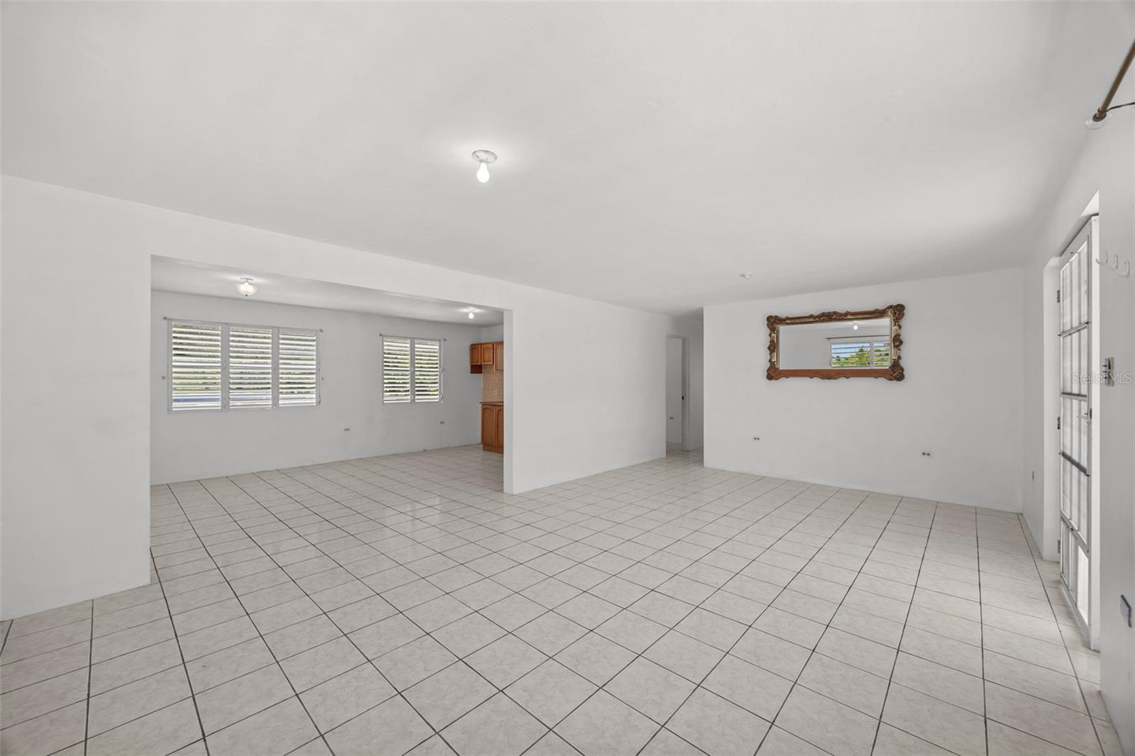 LAS CALDERONAS COMMUNITY - Residential Income