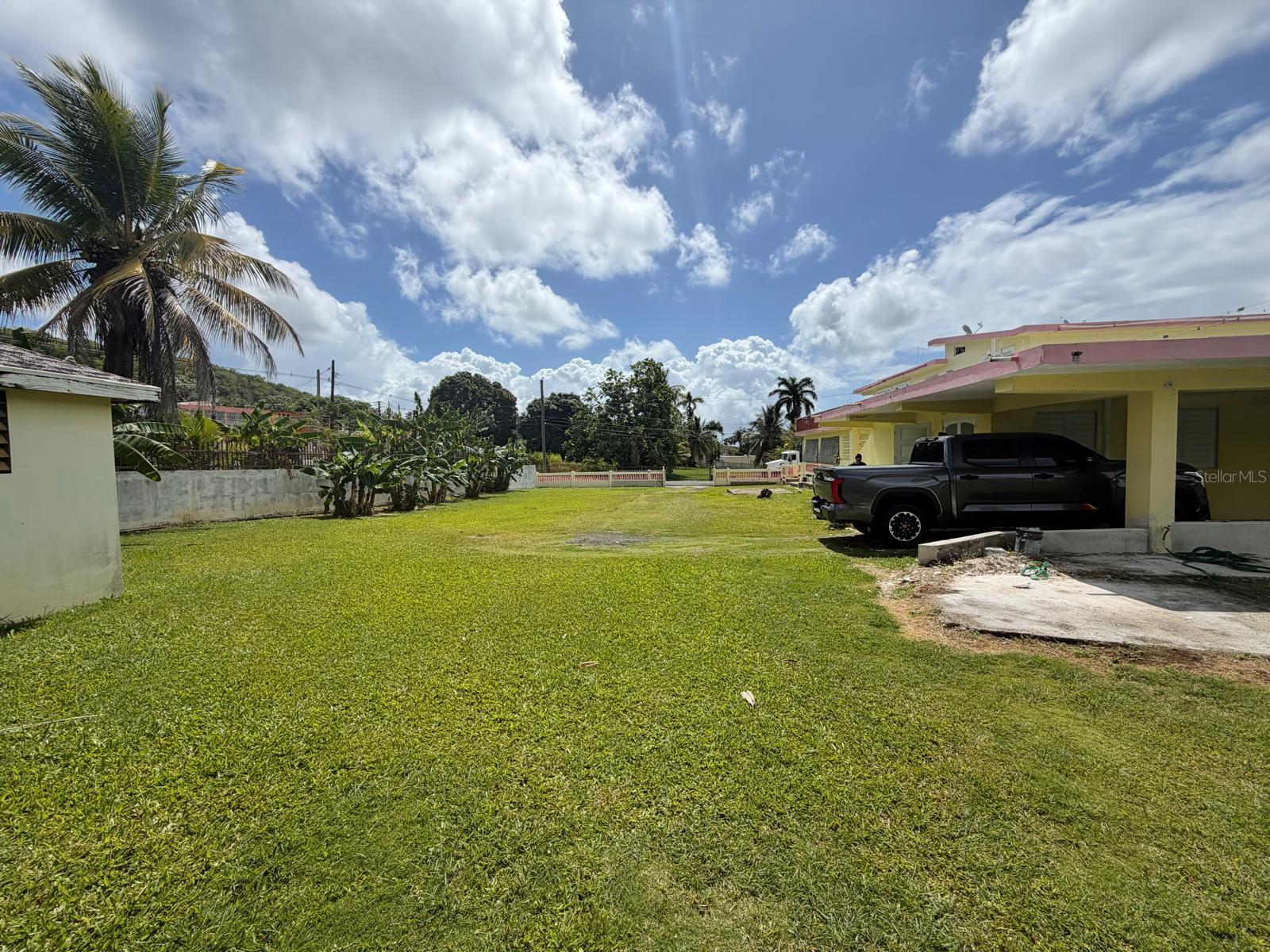 LAS CALDERONAS COMMUNITY - Residential Income