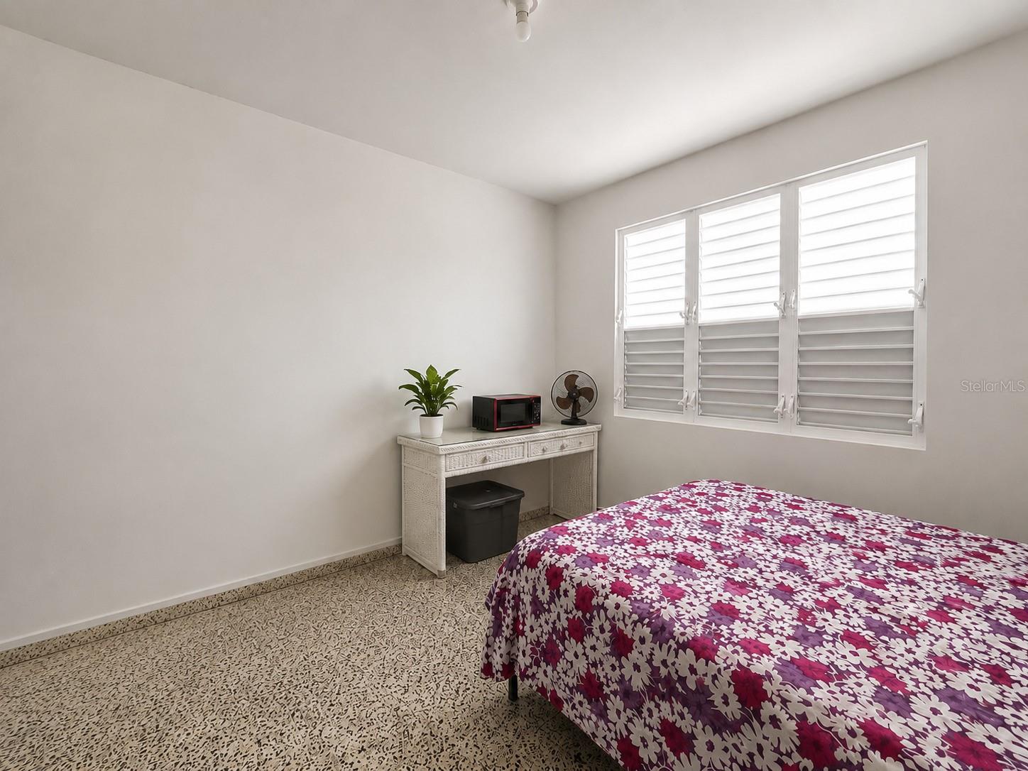 LAS CALDERONAS COMMUNITY - Residential Income