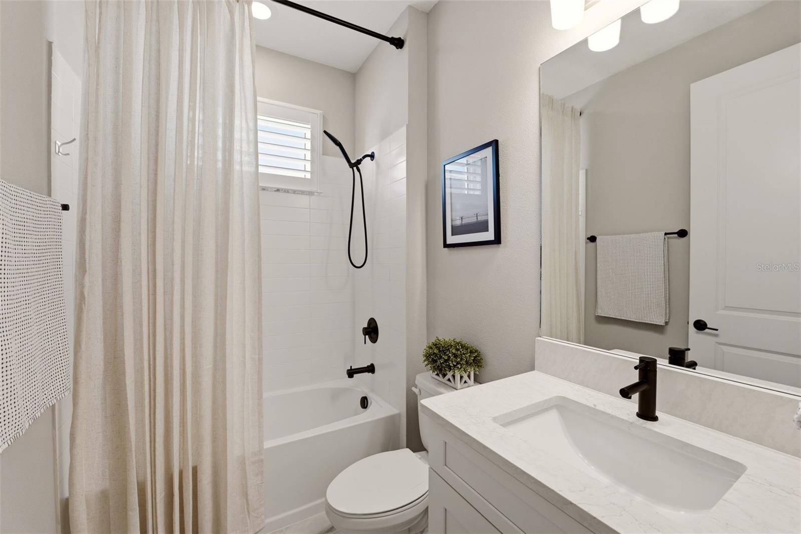 PROMENADE ESTATES PH II - Residential