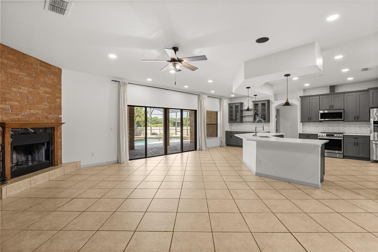 LANDINGS AT SUMMERHAVEN UNIT 01 - Residential