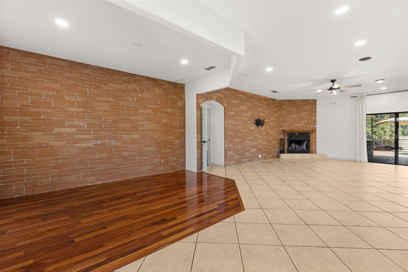 LANDINGS AT SUMMERHAVEN UNIT 01 - Residential