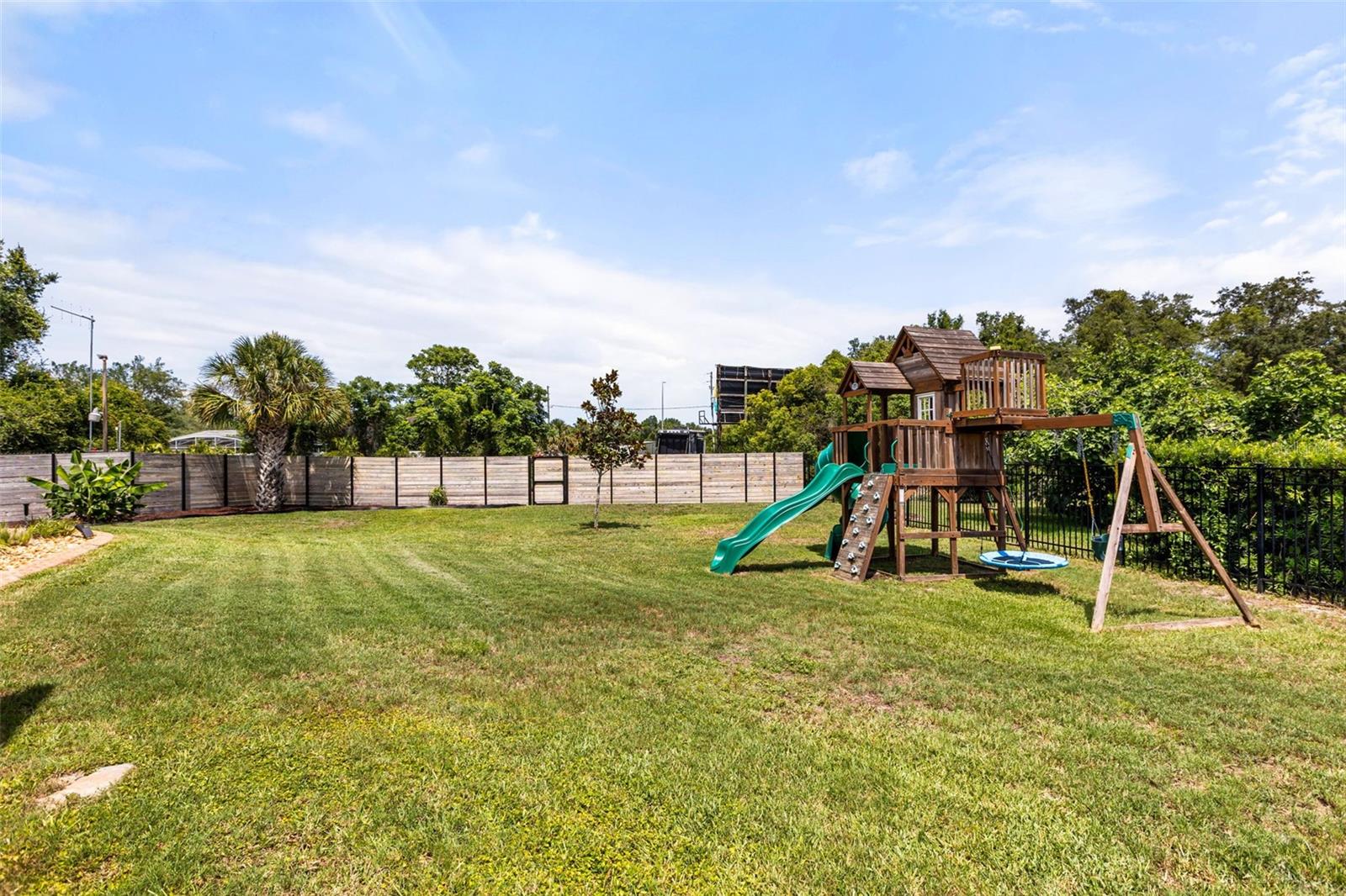 LANDINGS AT SUMMERHAVEN UNIT 01 - Residential