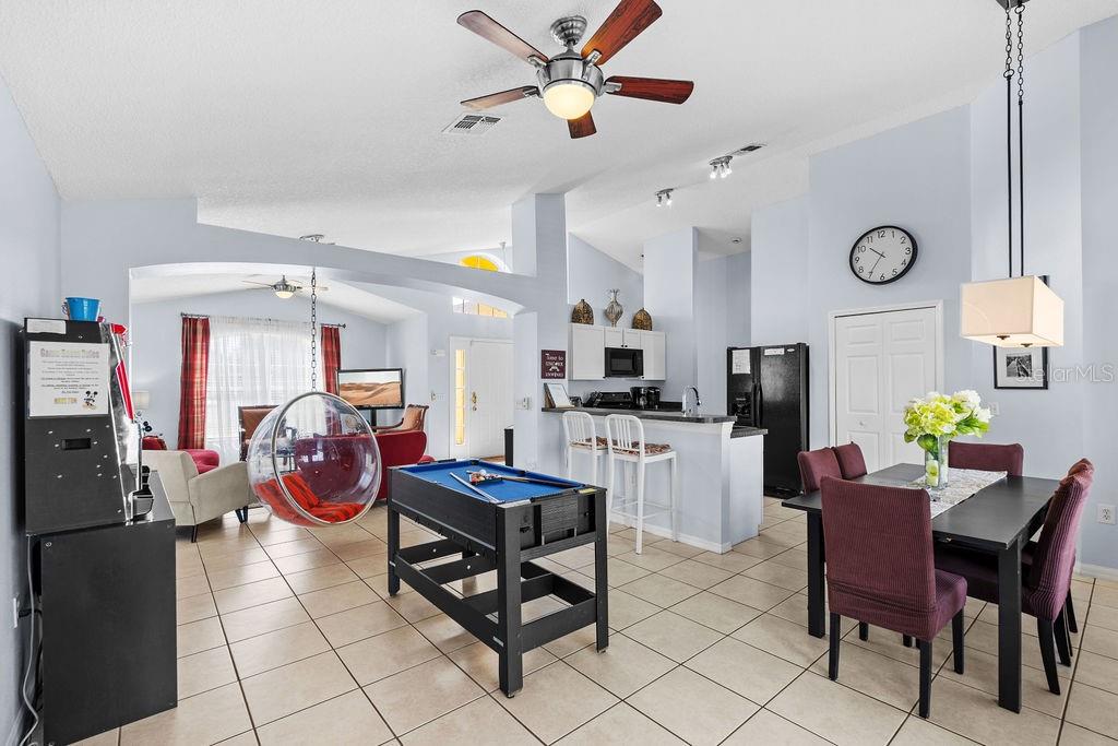 CRESCENT LAKES - Residential