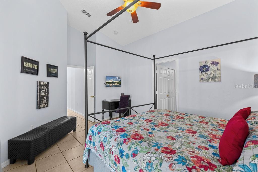 CRESCENT LAKES - Residential