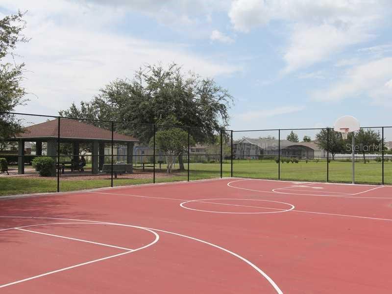 CRESCENT LAKES - Residential