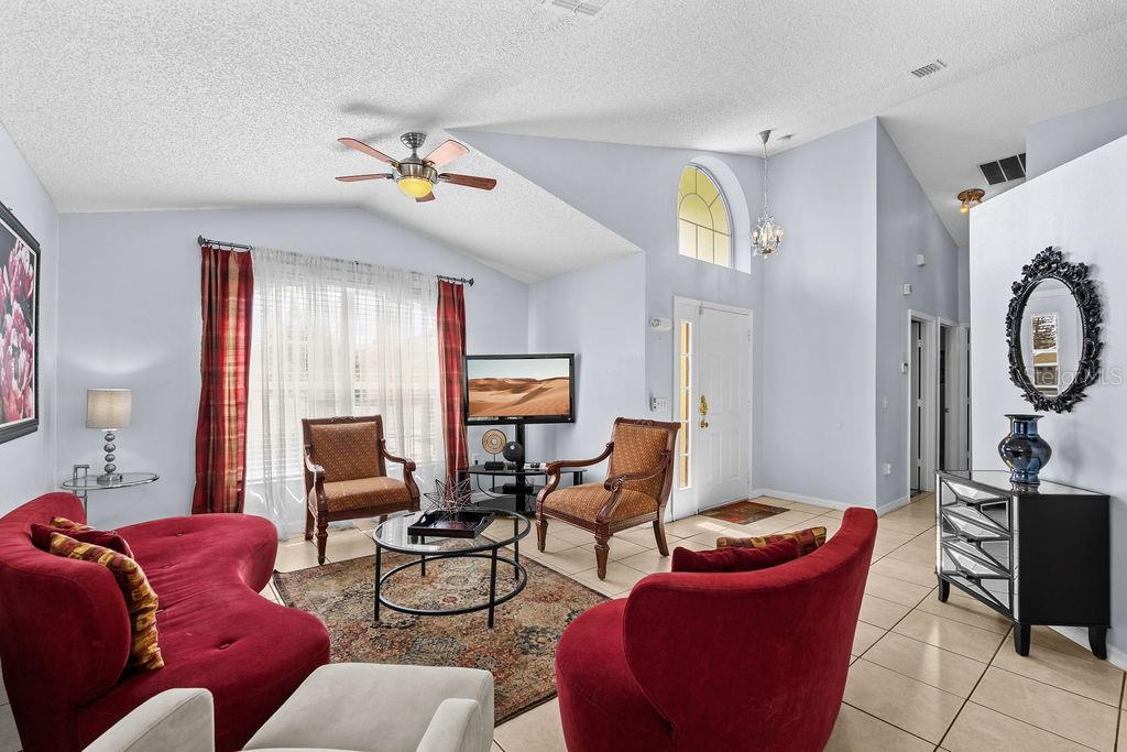 CRESCENT LAKES - Residential