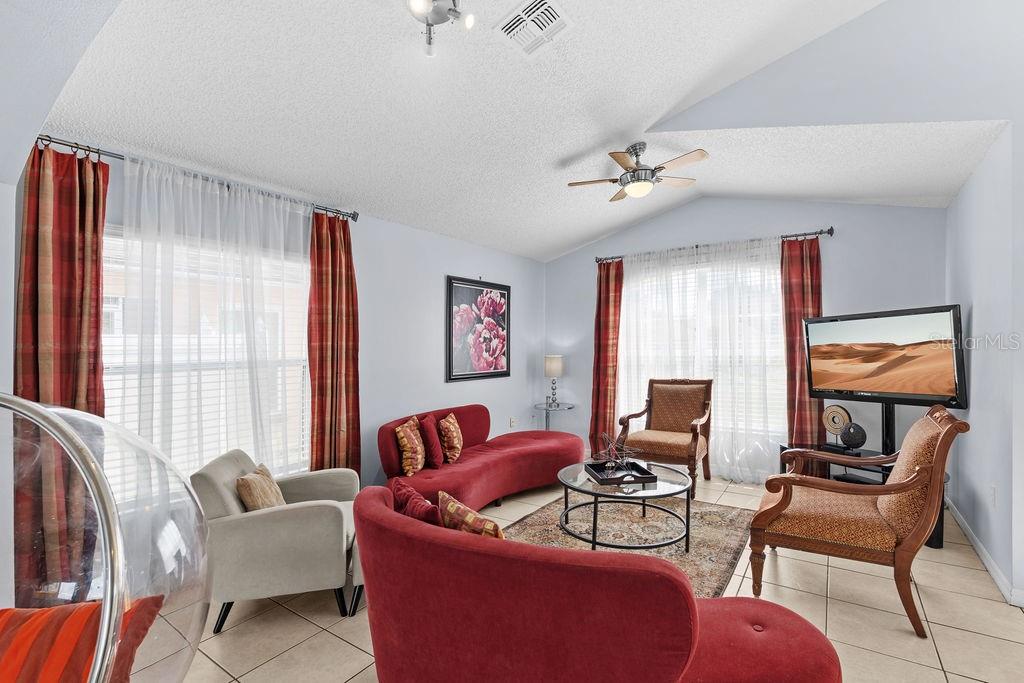 CRESCENT LAKES - Residential