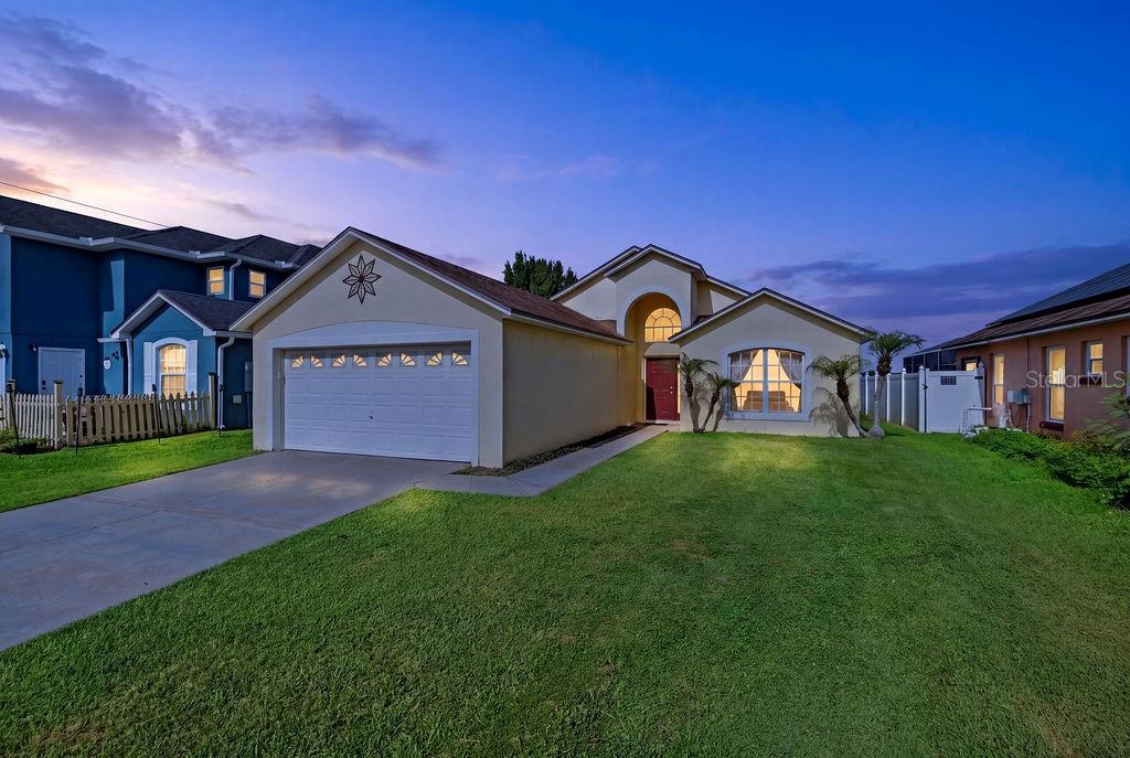CRESCENT LAKES - Residential