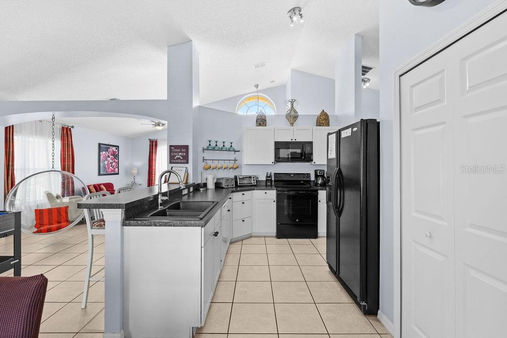 CRESCENT LAKES - Residential