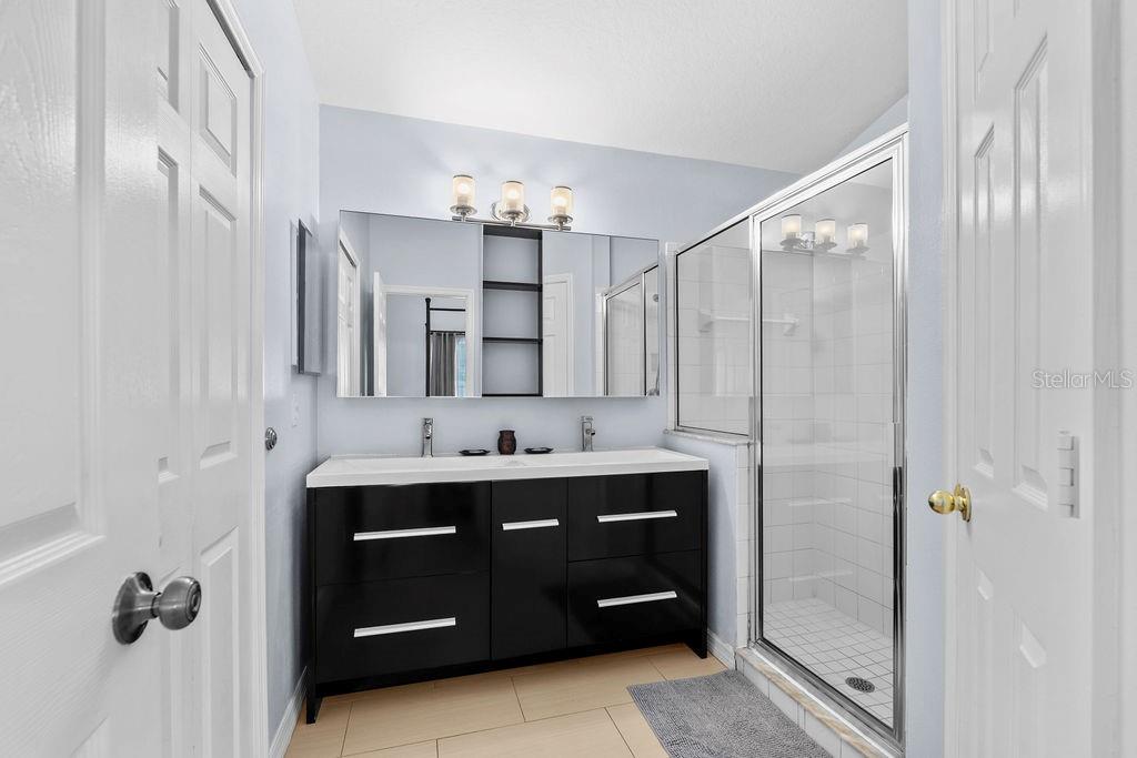 CRESCENT LAKES - Residential