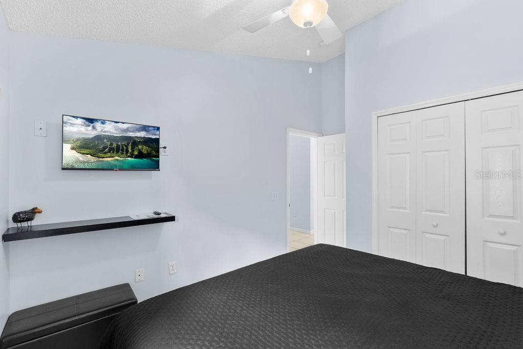 CRESCENT LAKES - Residential