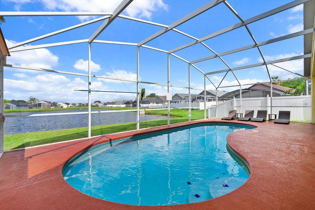 CRESCENT LAKES - Residential