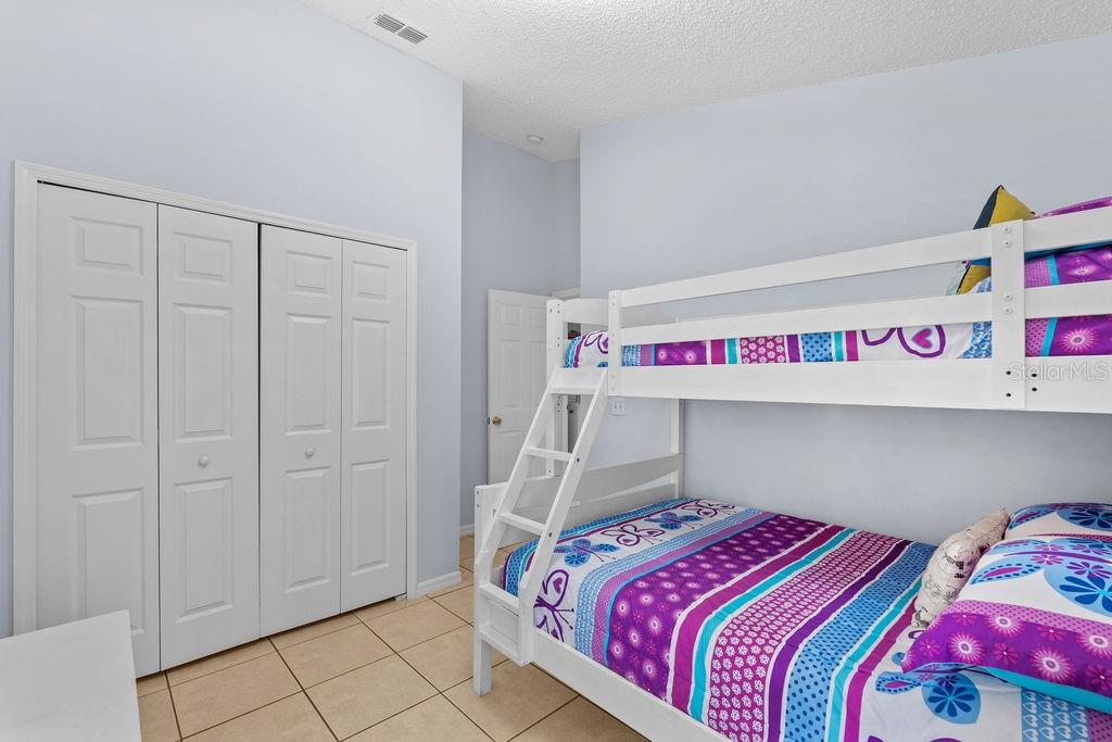 CRESCENT LAKES - Residential