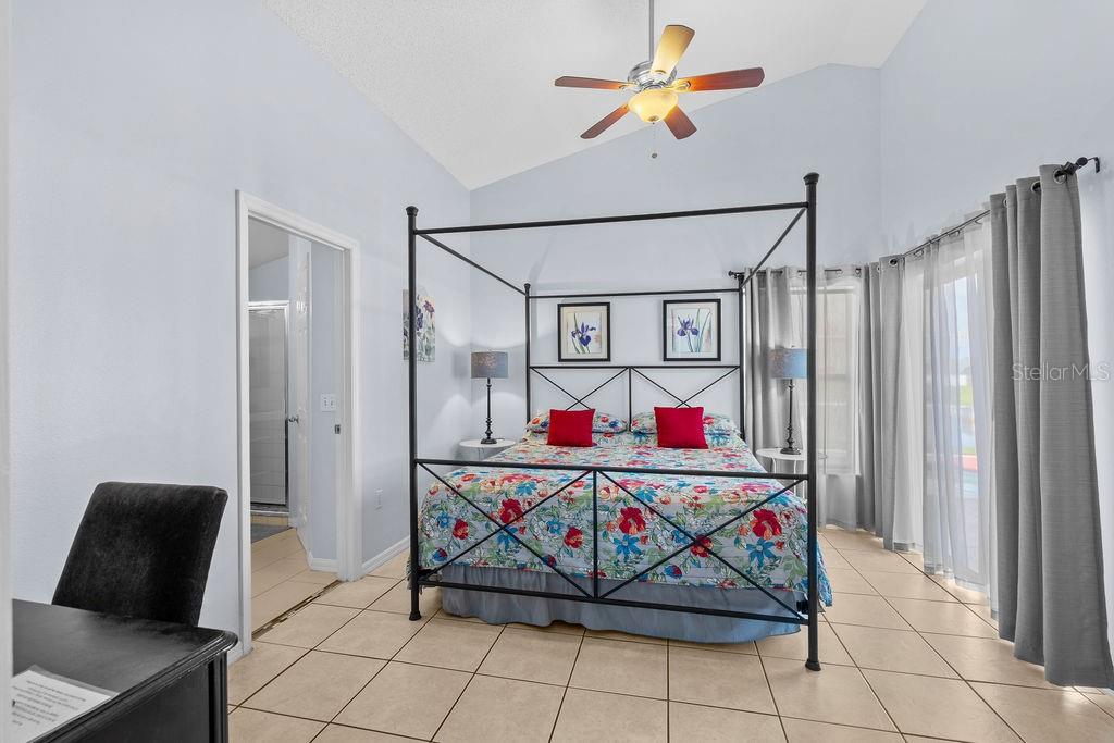 CRESCENT LAKES - Residential