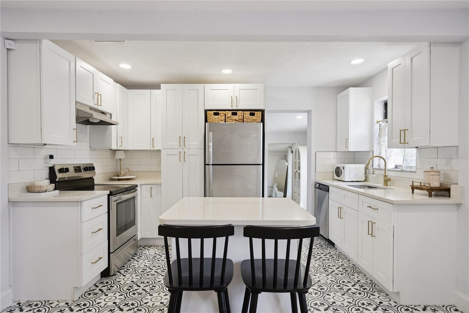 DELTONA LAKES UNIT 03 TR I & H - Residential