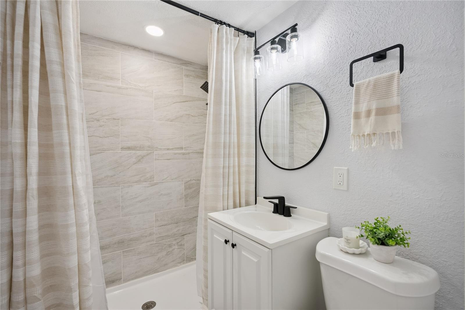 DELTONA LAKES UNIT 03 TR I & H - Residential