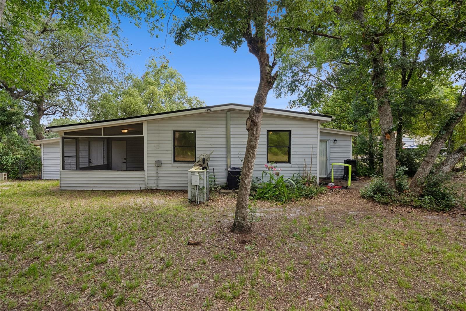 DELTONA LAKES UNIT 03 TR I & H - Residential