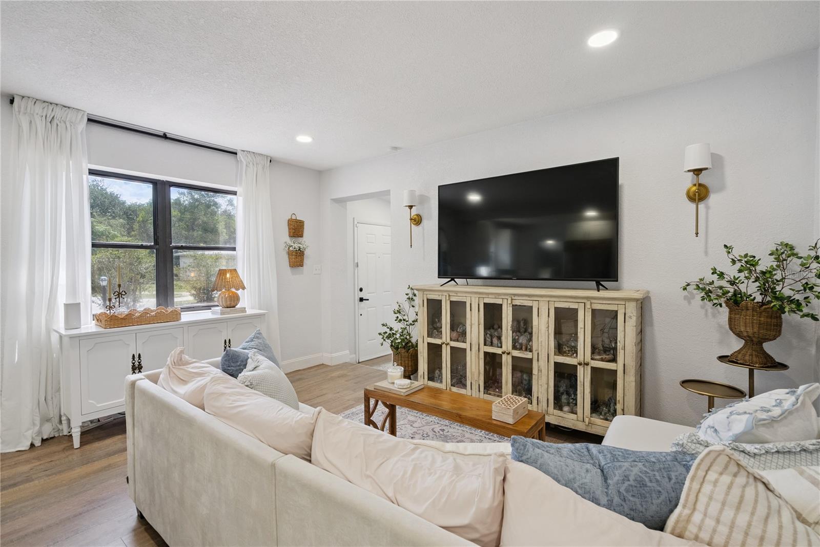 DELTONA LAKES UNIT 03 TR I & H - Residential