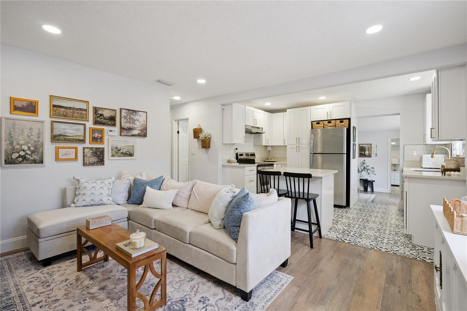 DELTONA LAKES UNIT 03 TR I & H - Residential