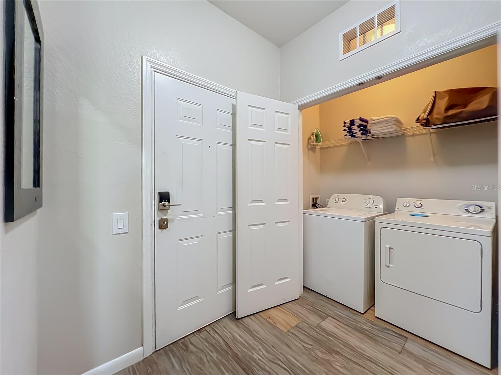 VISTA CAY/HARBOR SQUARE CONDO - Residential