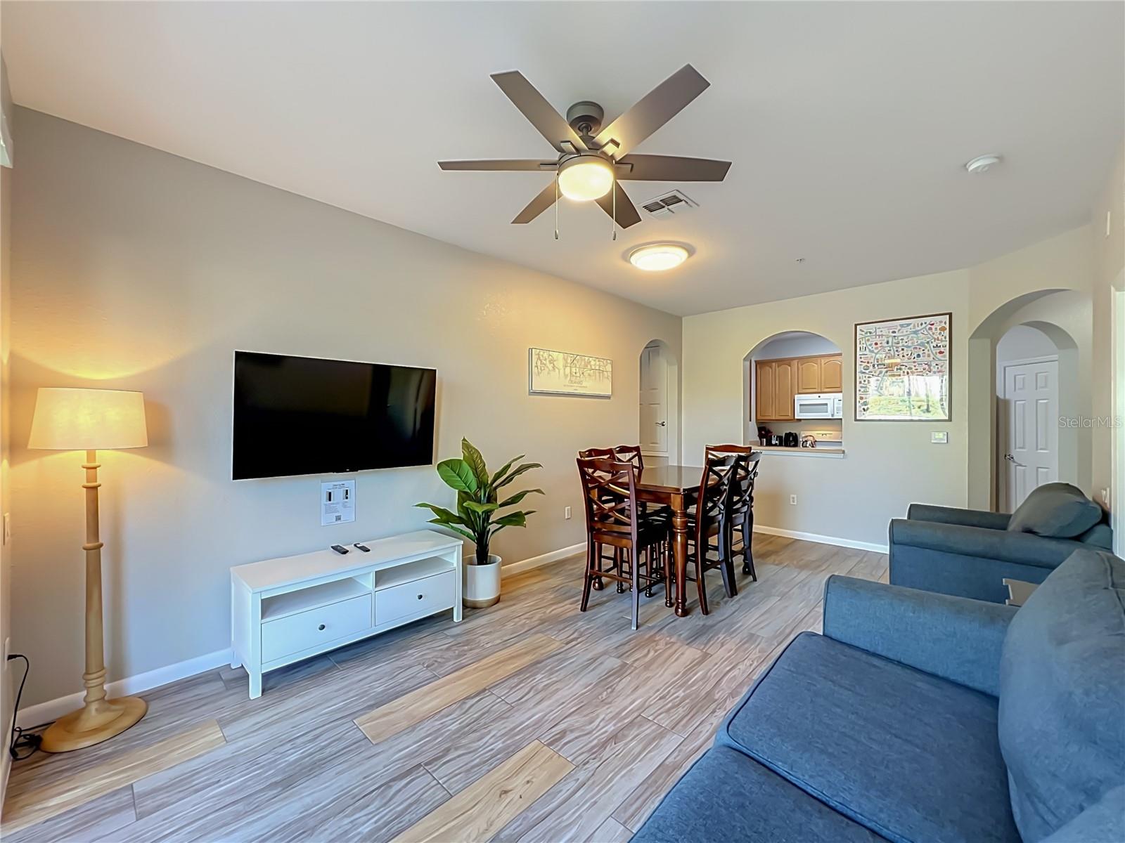 VISTA CAY/HARBOR SQUARE CONDO - Residential