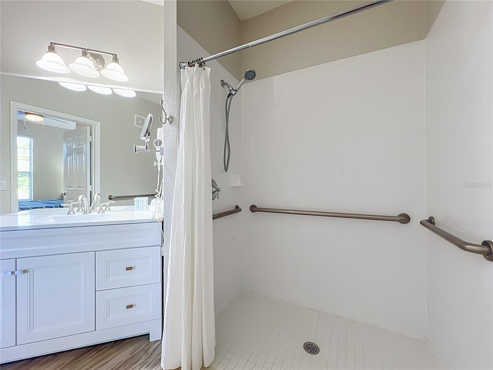 VISTA CAY/HARBOR SQUARE CONDO - Residential