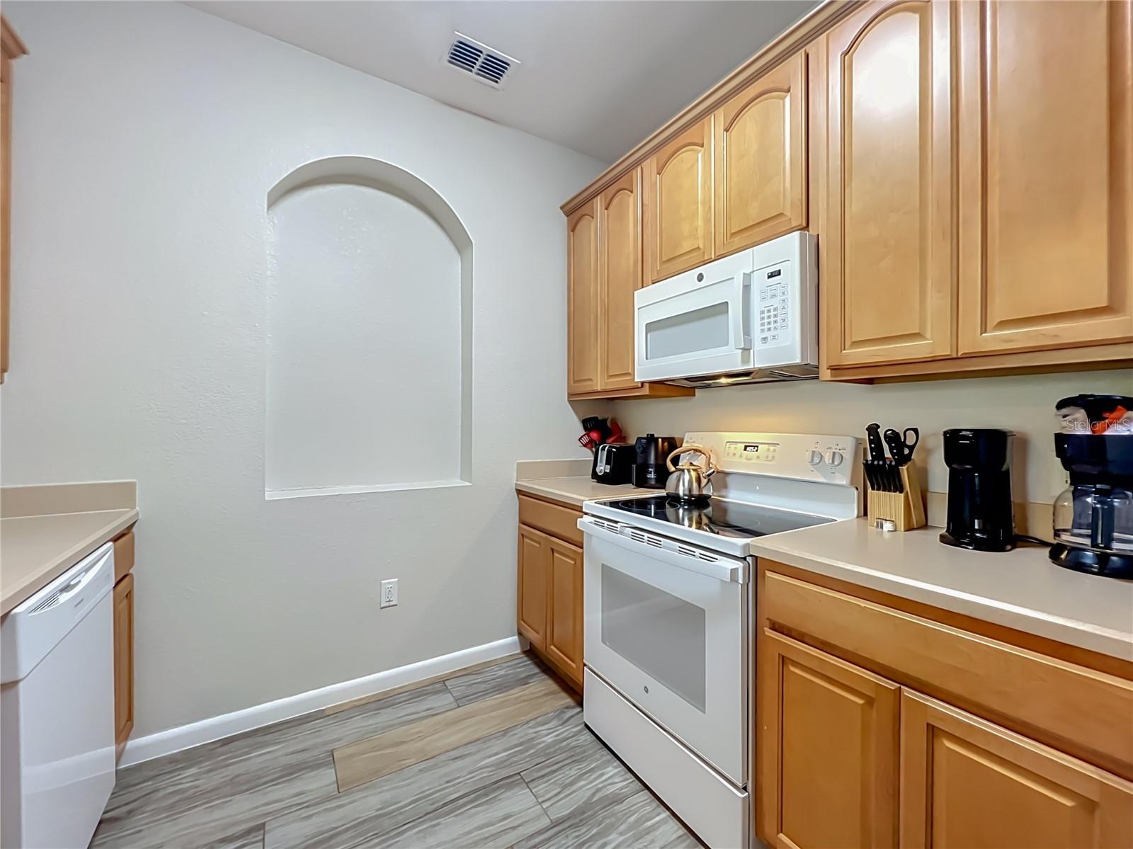 VISTA CAY/HARBOR SQUARE CONDO - Residential