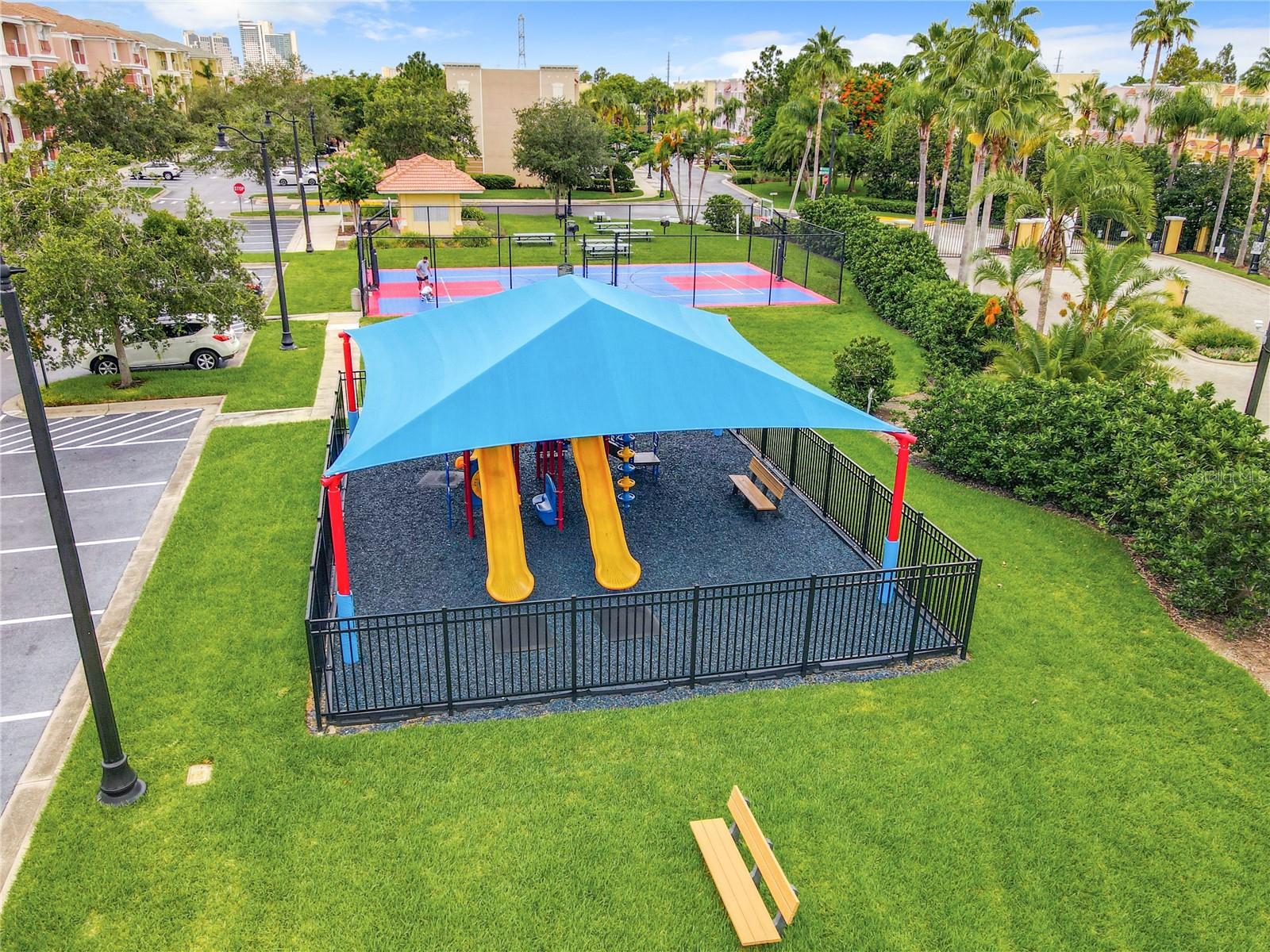 VISTA CAY/HARBOR SQUARE CONDO - Residential