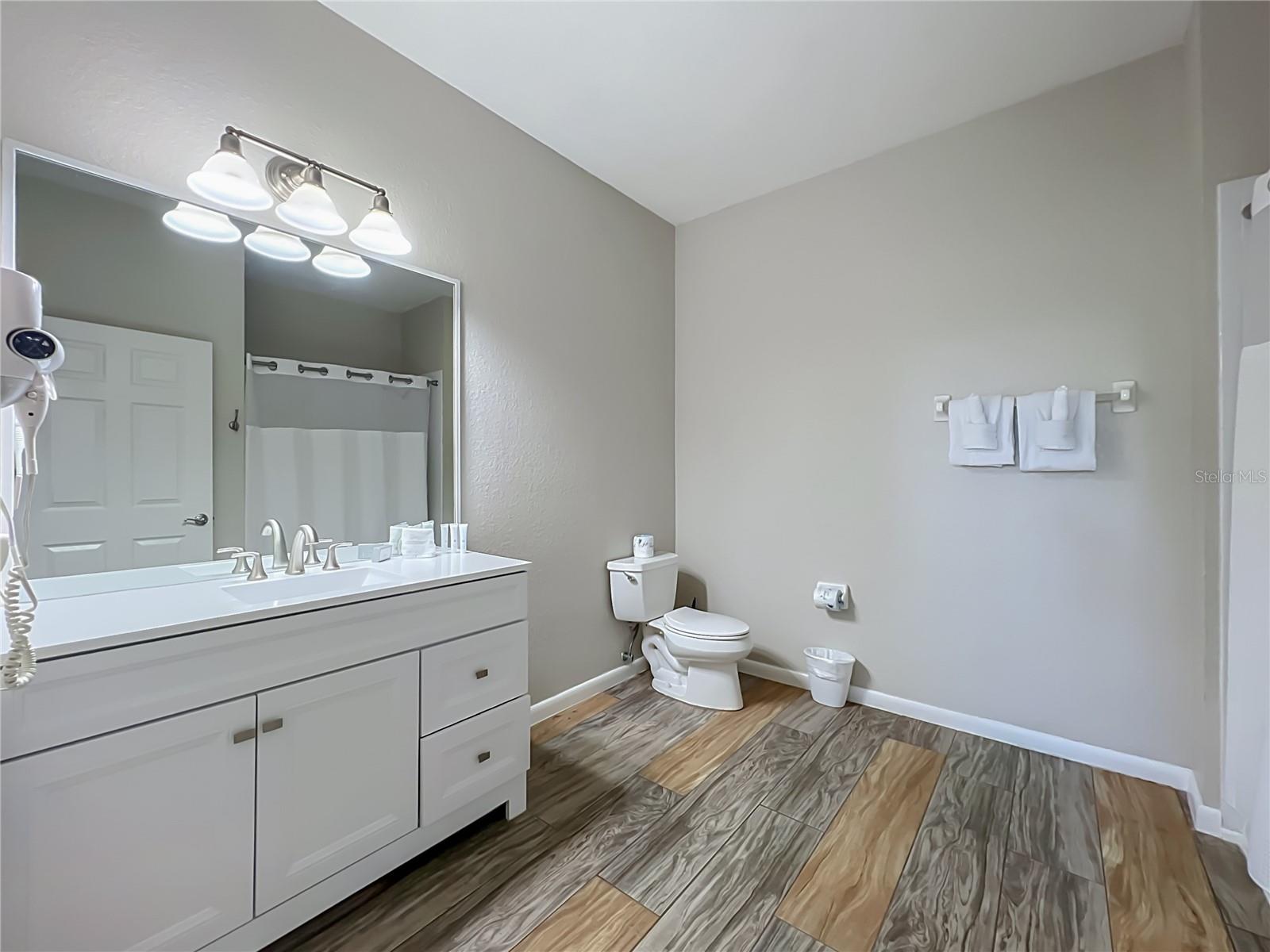 VISTA CAY/HARBOR SQUARE CONDO - Residential