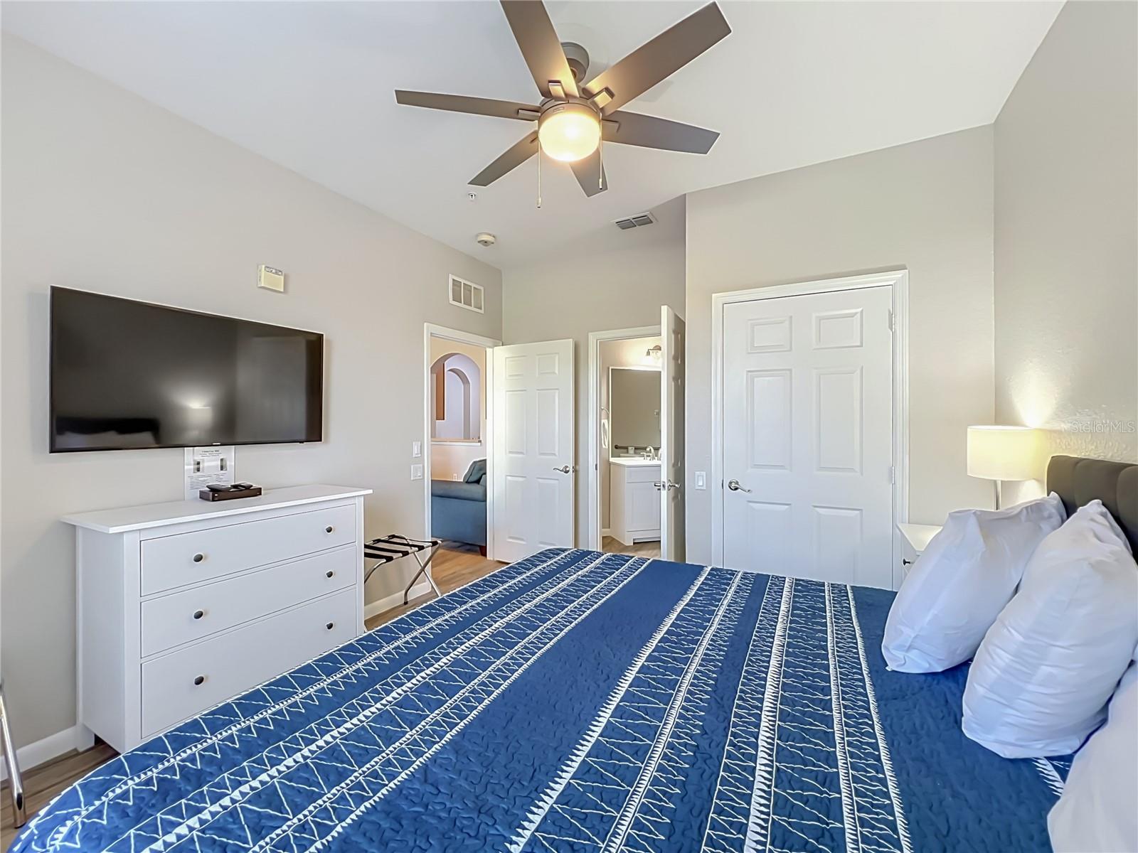 VISTA CAY/HARBOR SQUARE CONDO - Residential