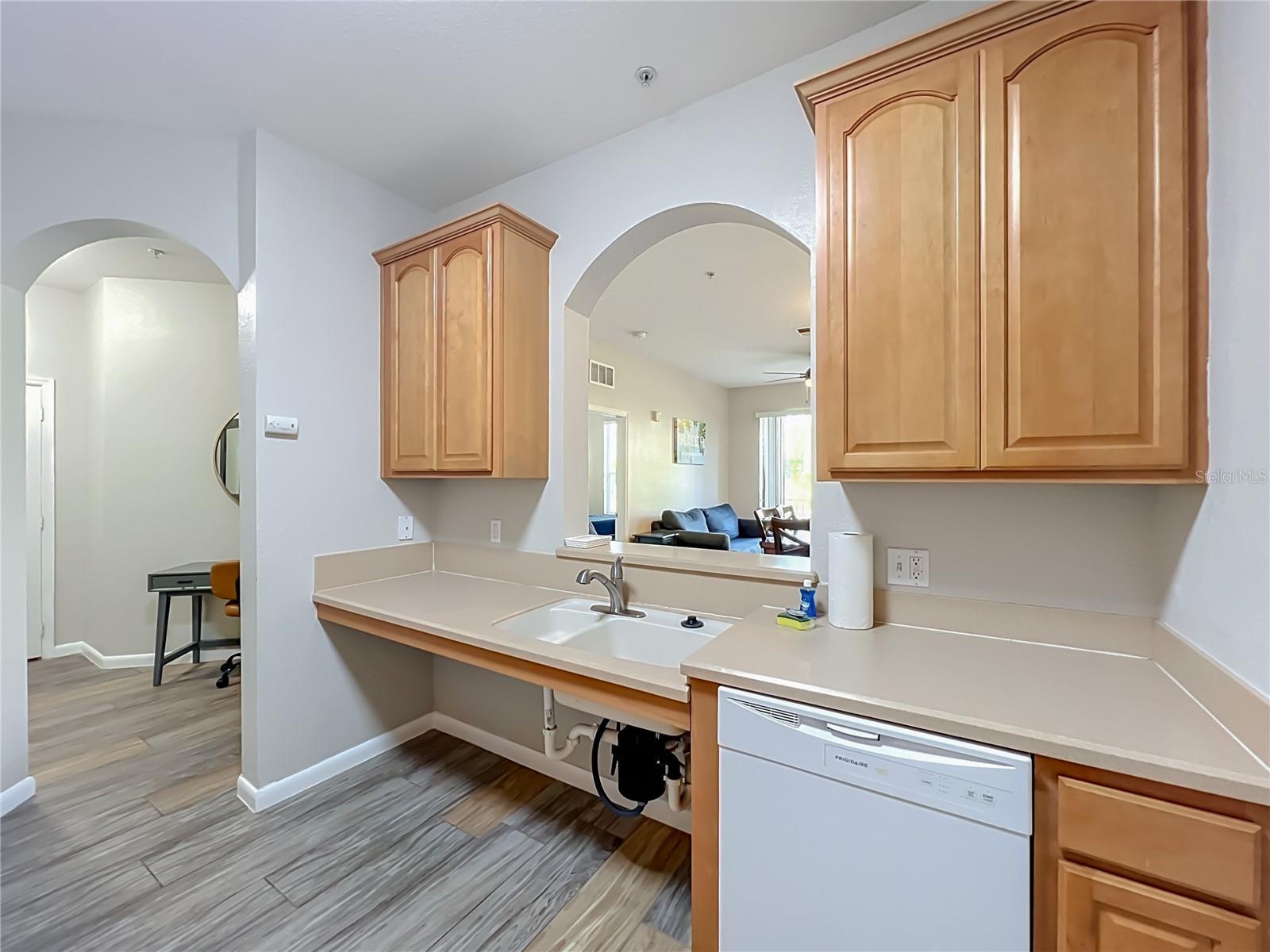 VISTA CAY/HARBOR SQUARE CONDO - Residential