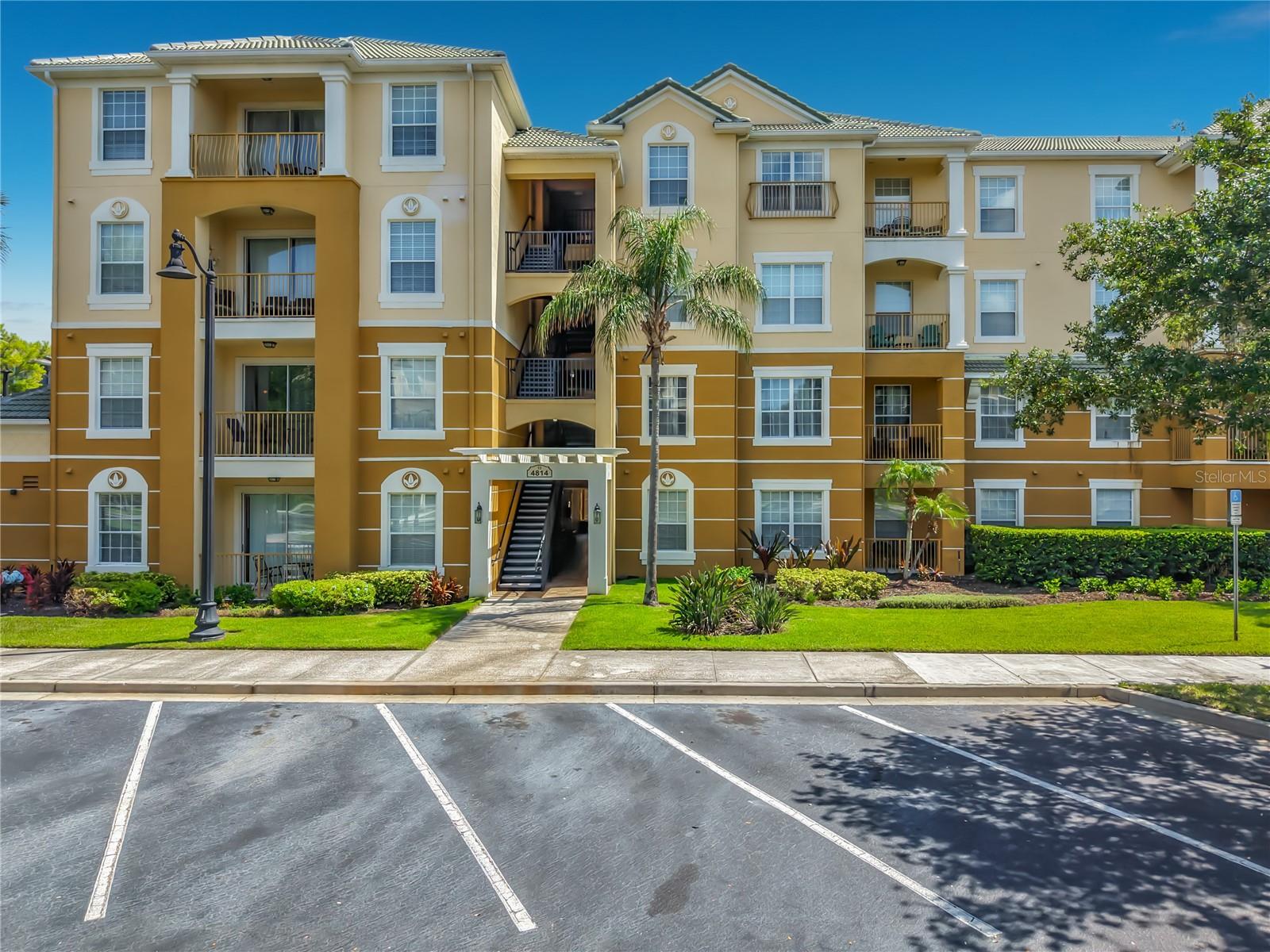 VISTA CAY/HARBOR SQUARE CONDO - Residential