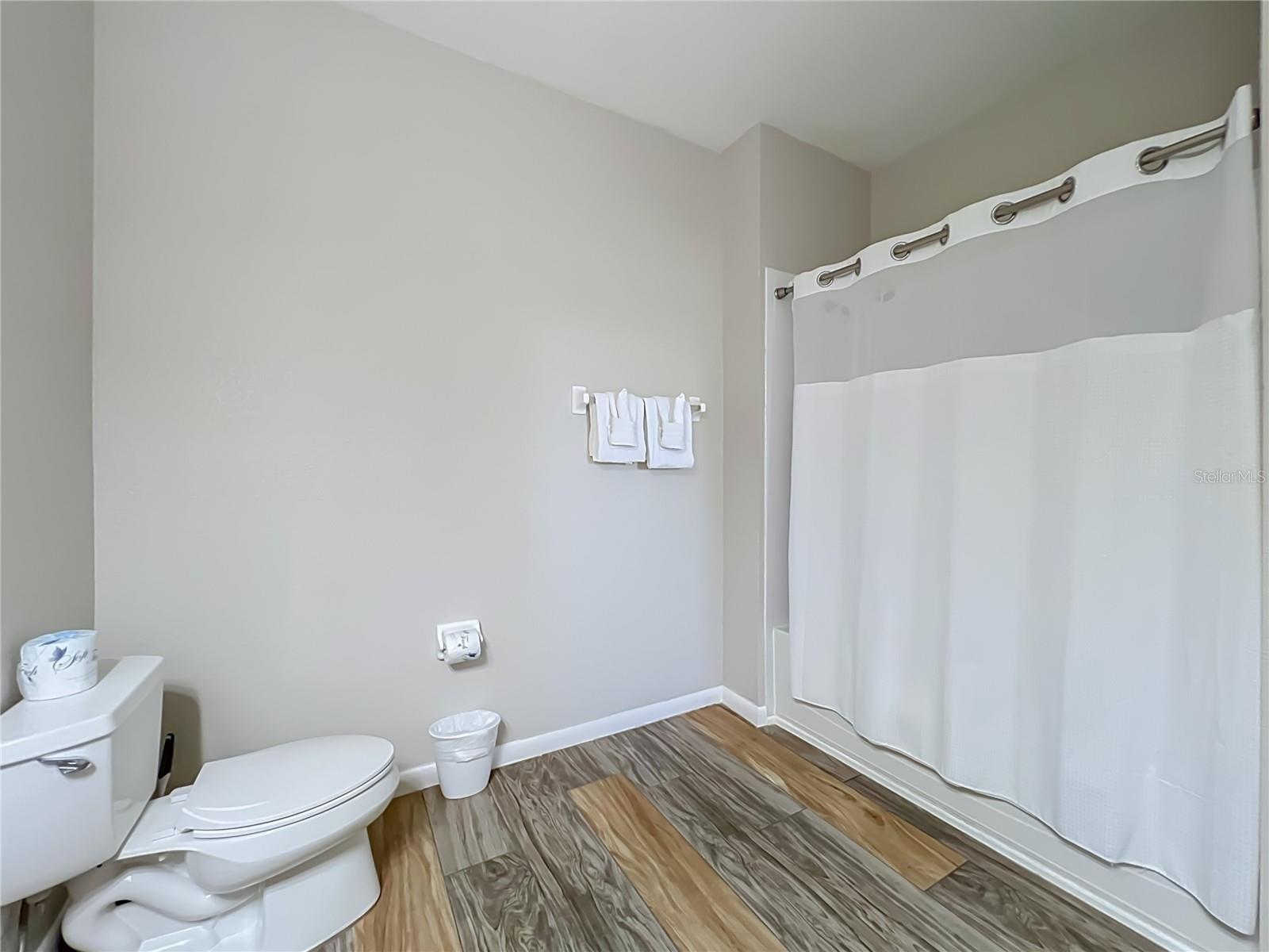 VISTA CAY/HARBOR SQUARE CONDO - Residential