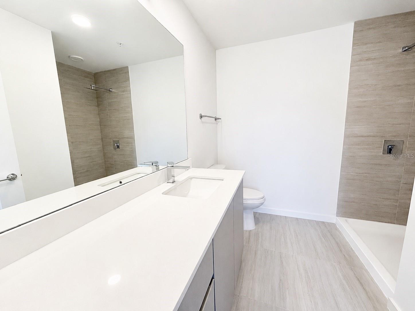 MILLENIA PARK - Residential Lease