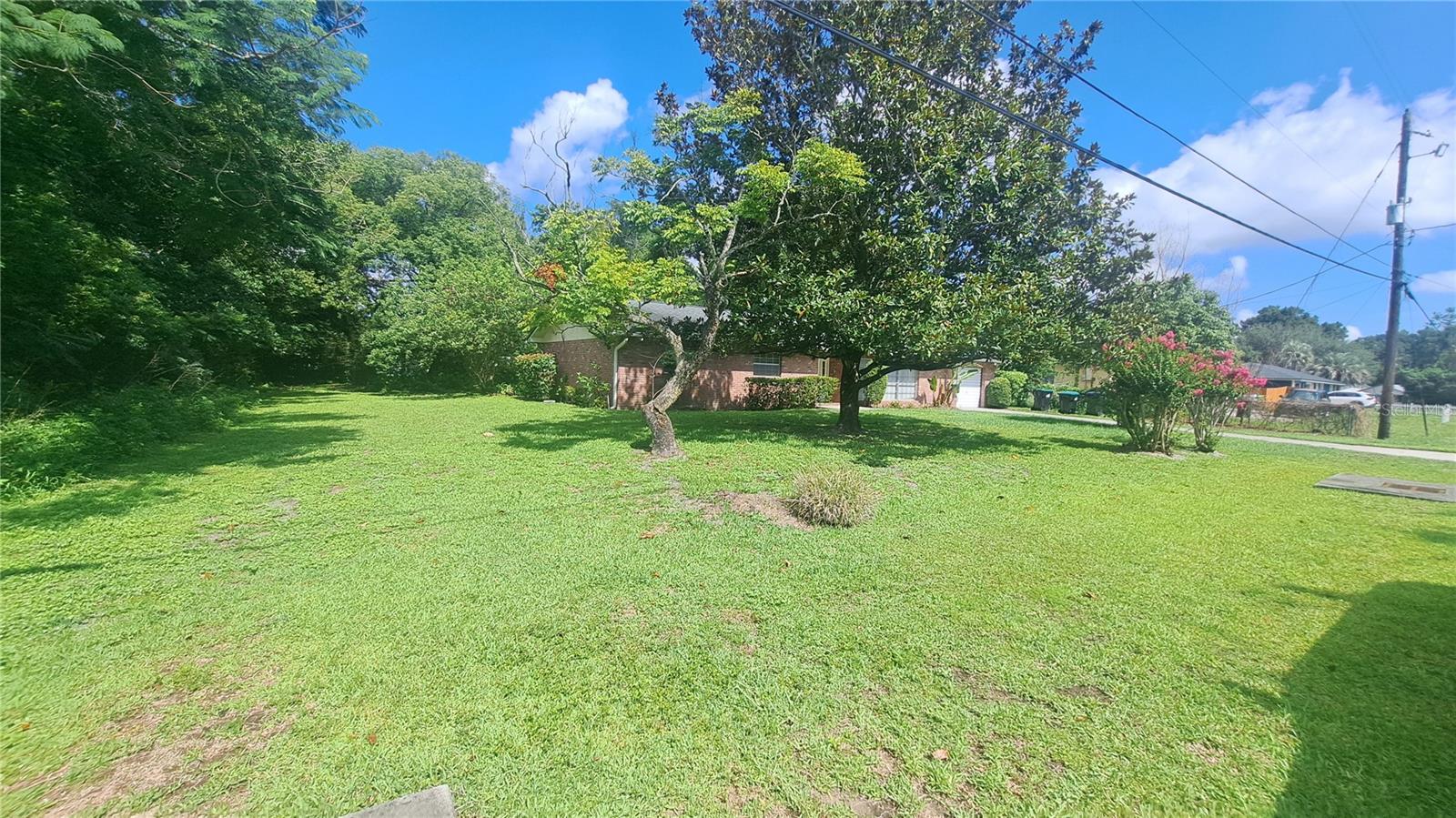 LEAWOOD - Residential