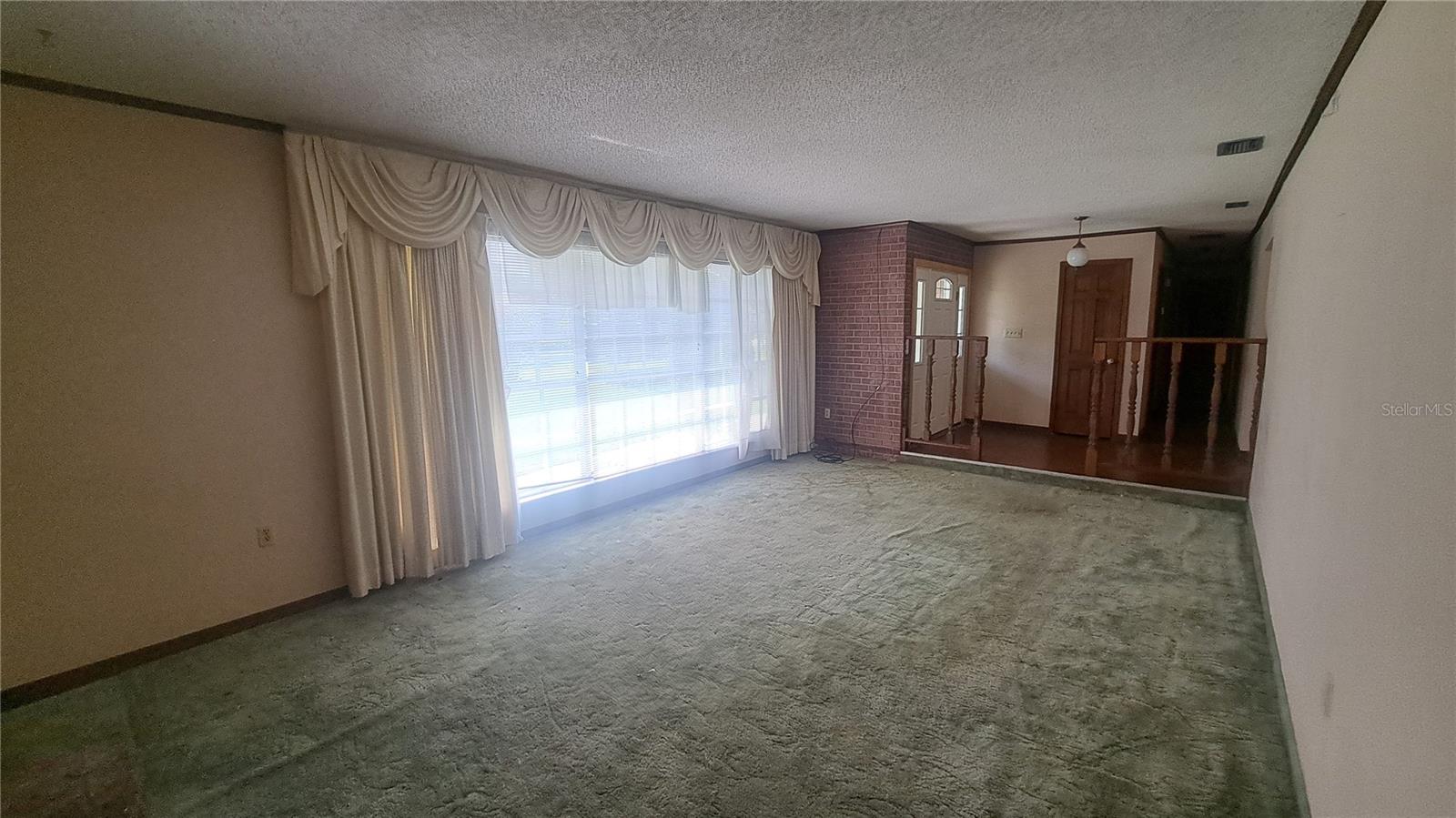 LEAWOOD - Residential
