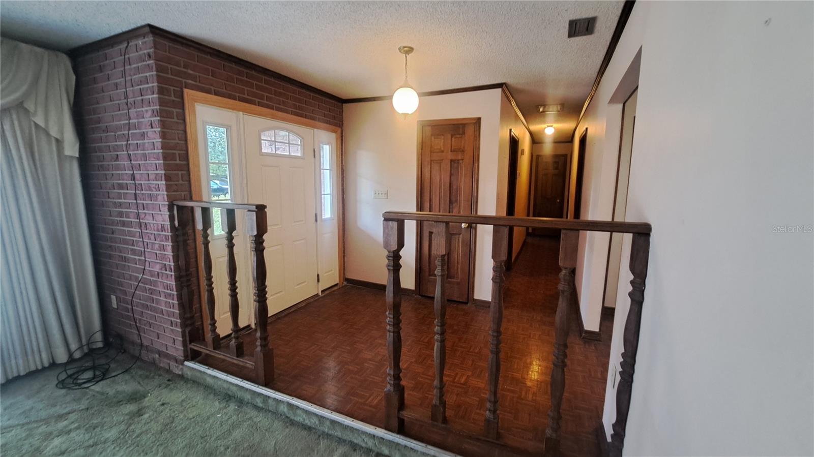 LEAWOOD - Residential