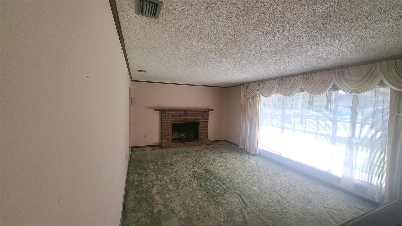 LEAWOOD - Residential