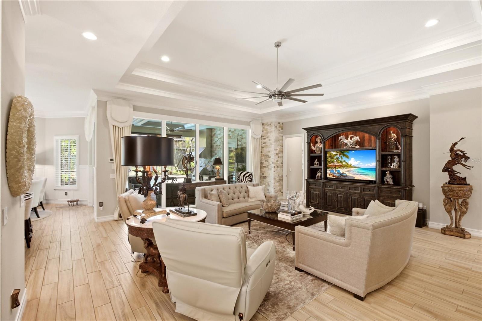 LAKE CLUB PH II - Residential