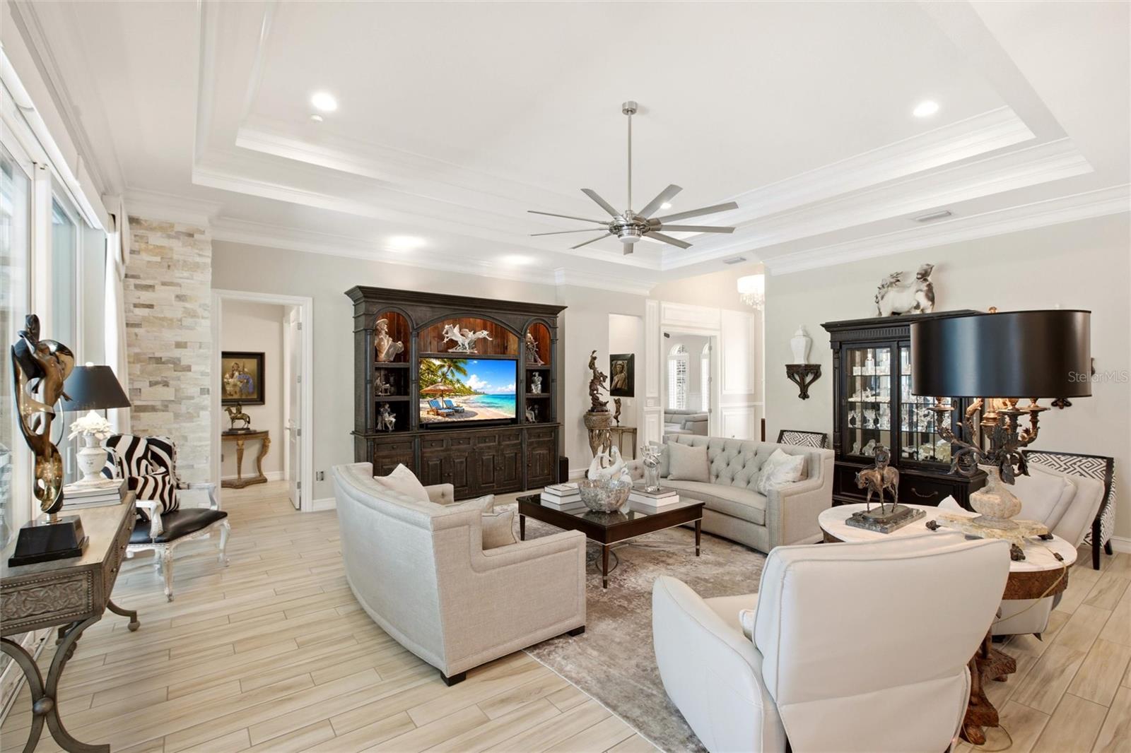 LAKE CLUB PH II - Residential