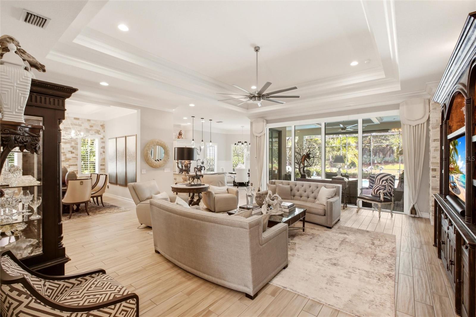 LAKE CLUB PH II - Residential