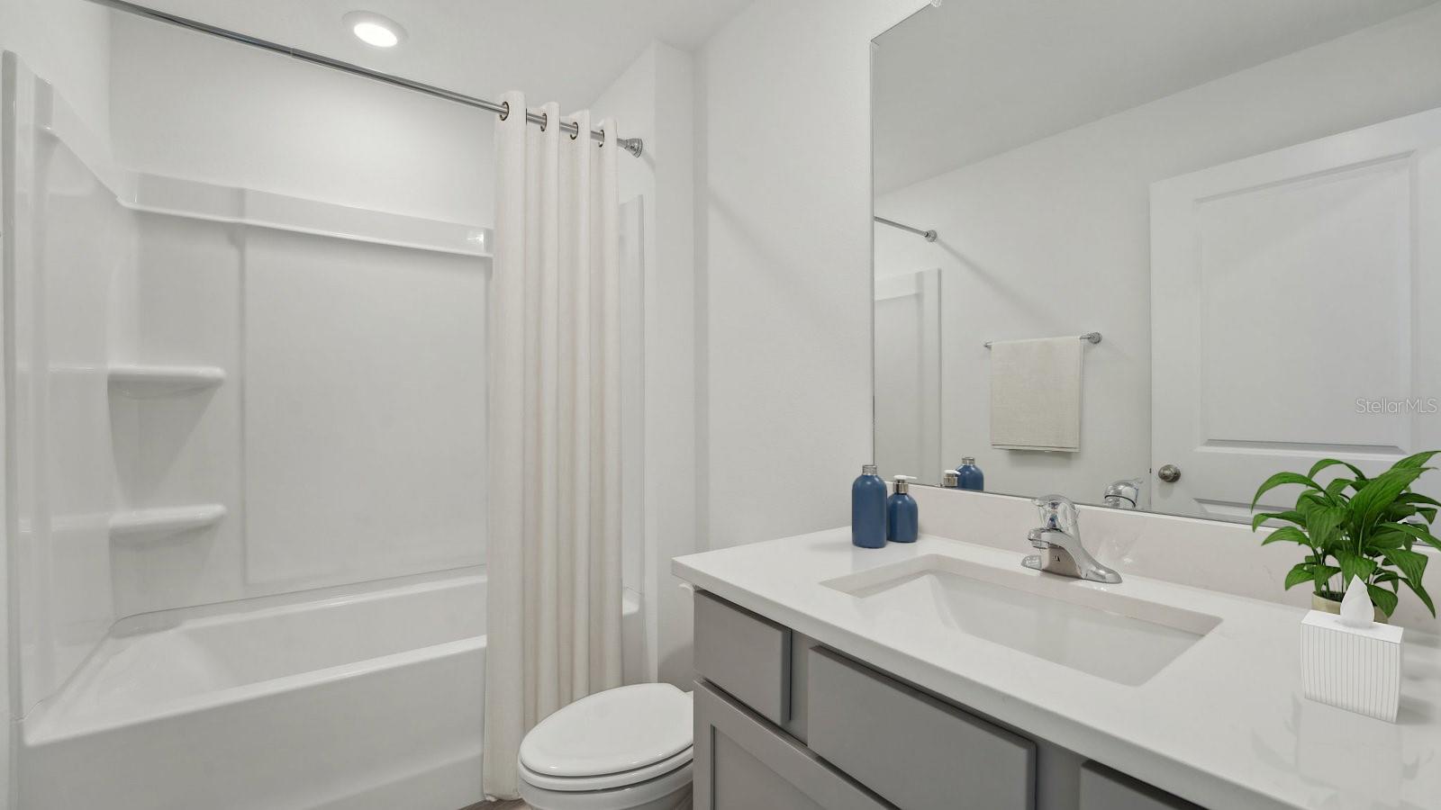 NORTHRIDGE - Residential