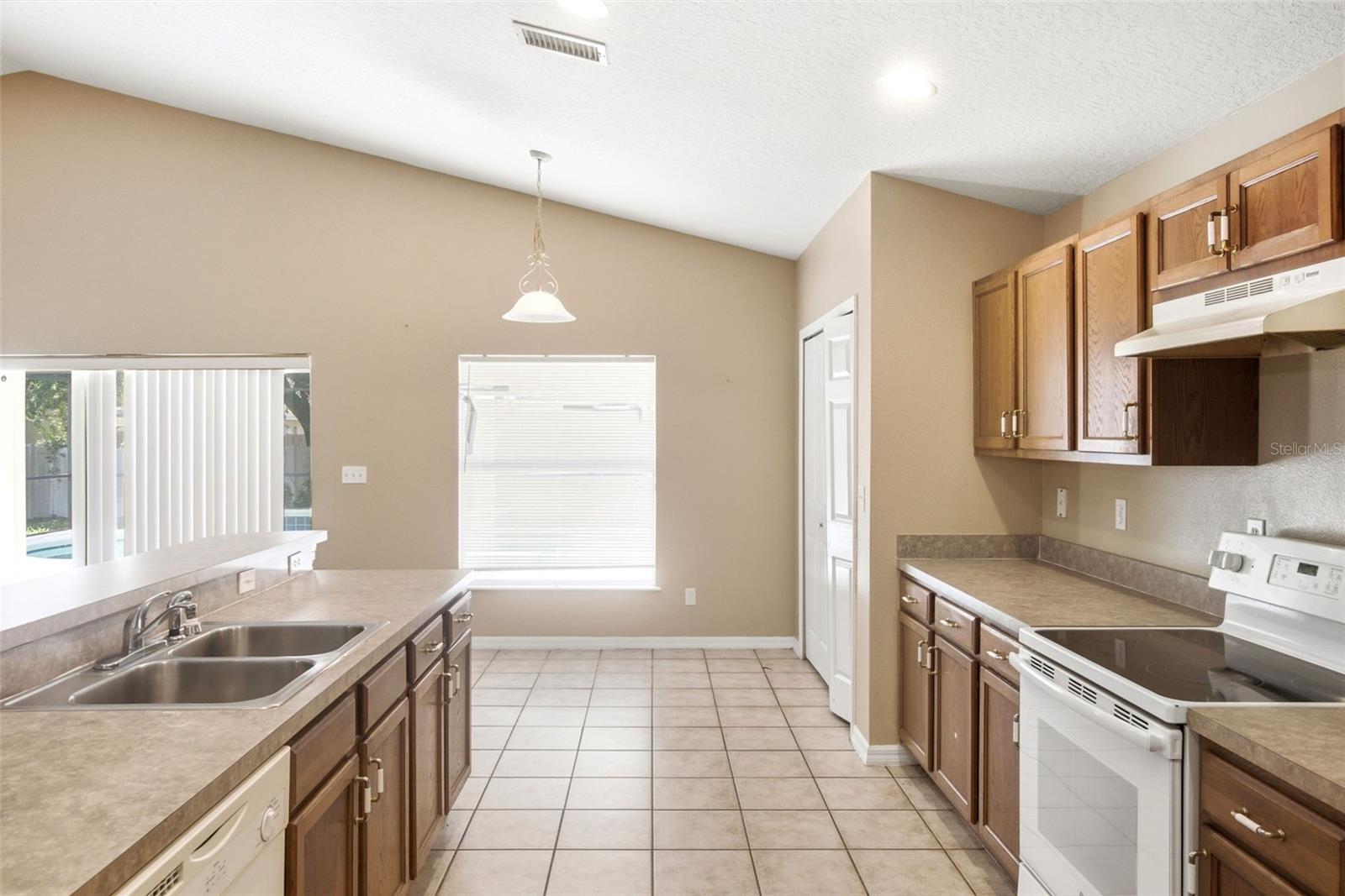 TAVARES CHELSEA OAKS - Residential