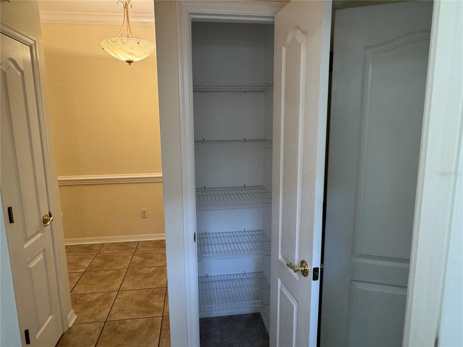 LAKES WINDERMERE PH 01 49 108 - Residential Lease