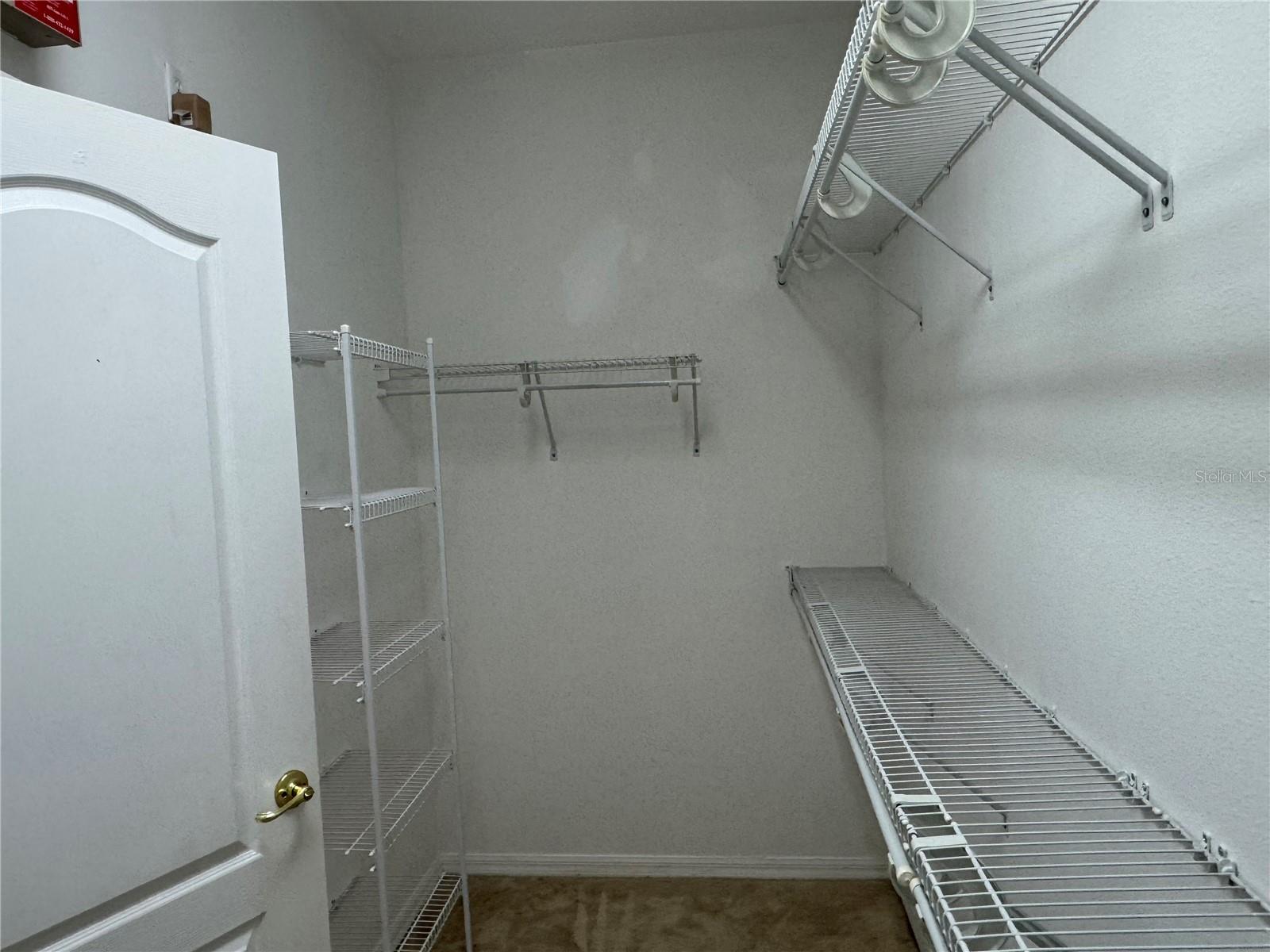 LAKES WINDERMERE PH 01 49 108 - Residential Lease