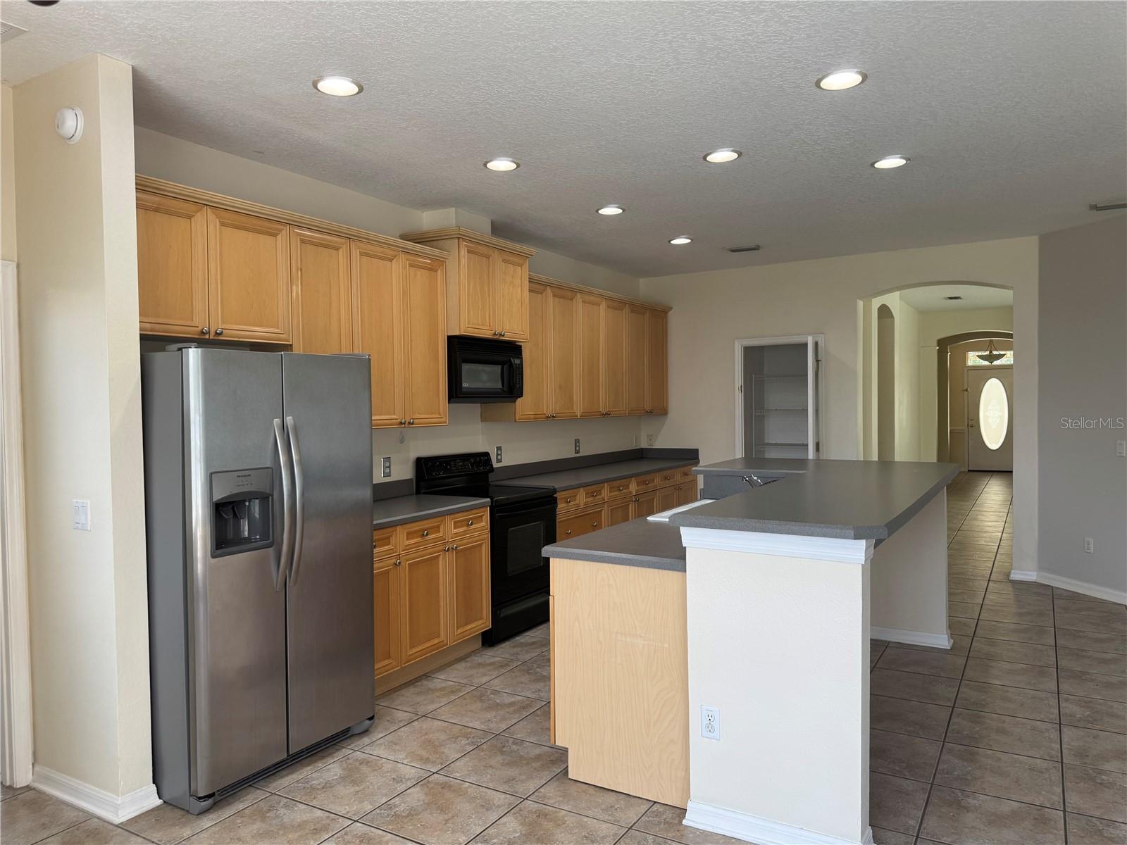 LAKES WINDERMERE PH 01 49 108 - Residential Lease
